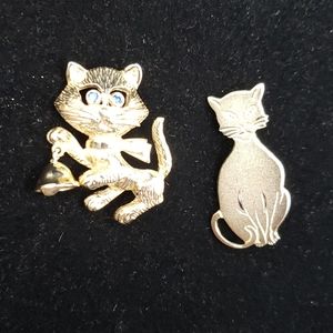 2 vintage cat brooches